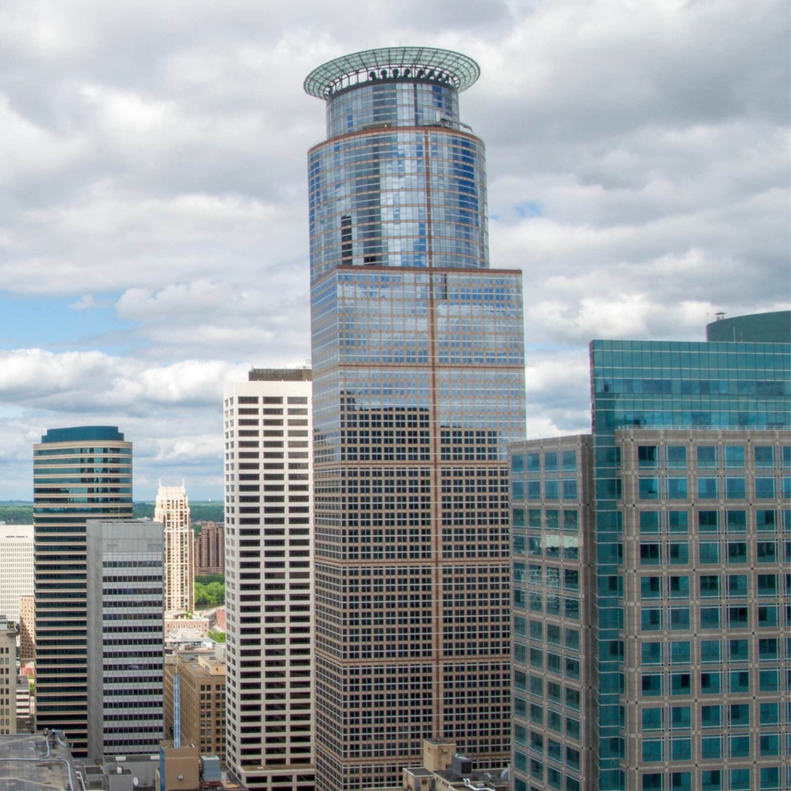 sell commercial real estate in Minneapolis, MN 1
